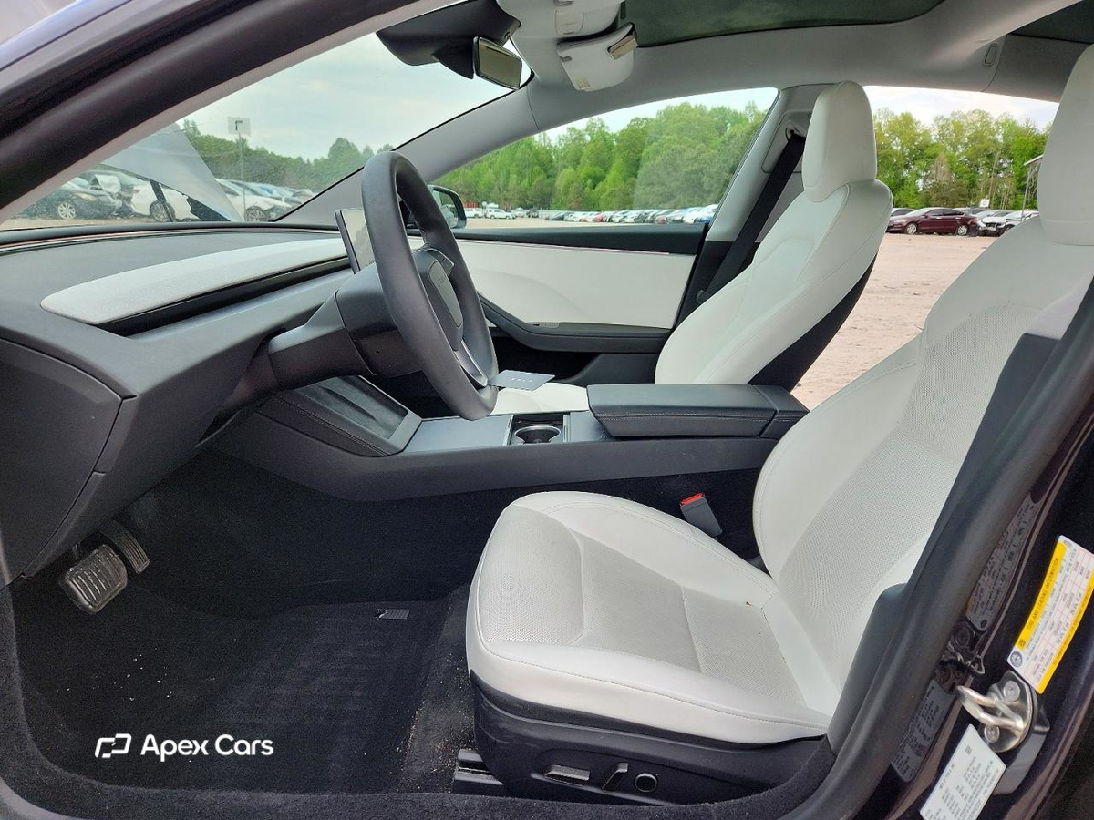 Tesla Model 3 2024