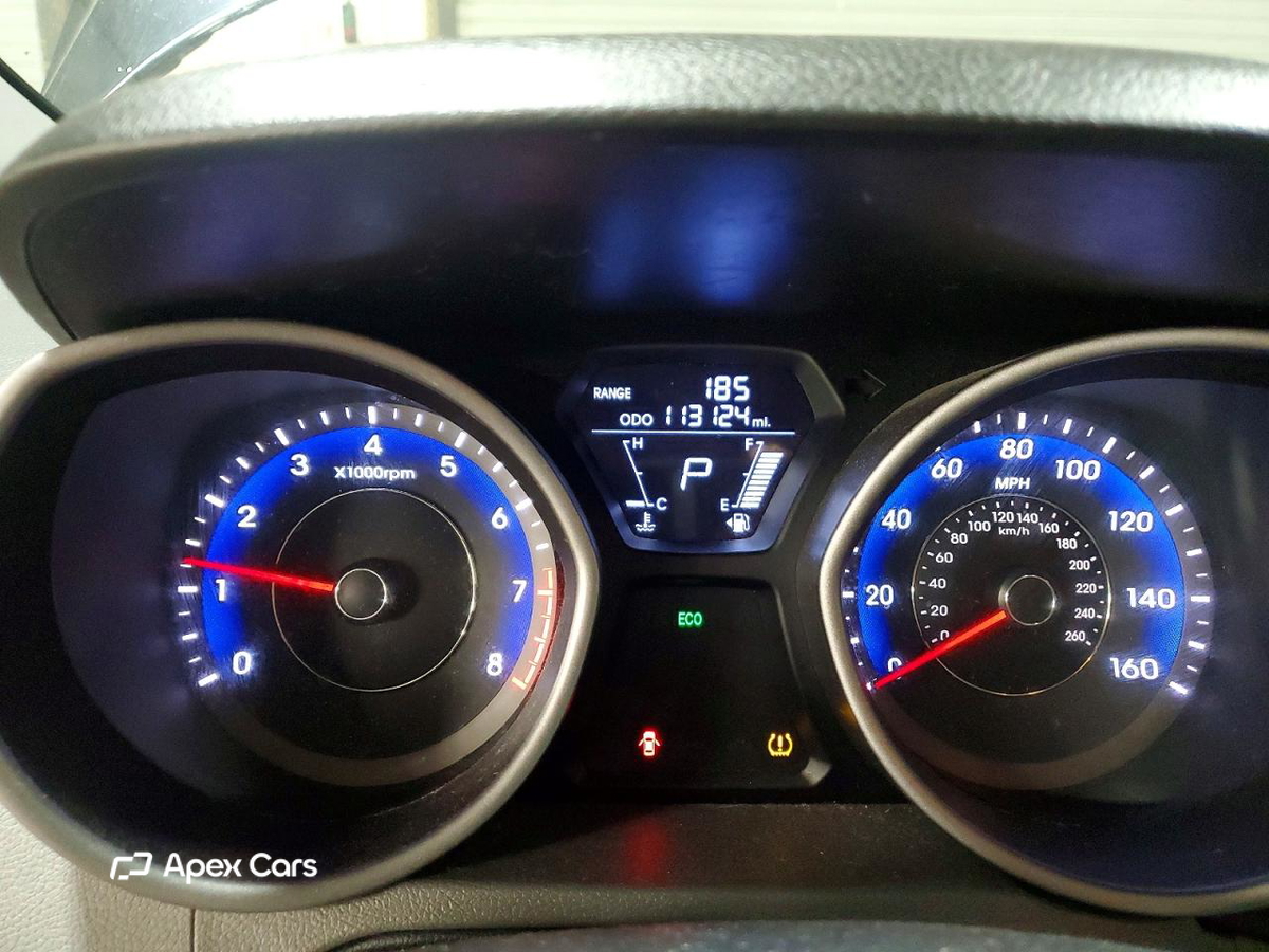 Hyundai Elantra 2012