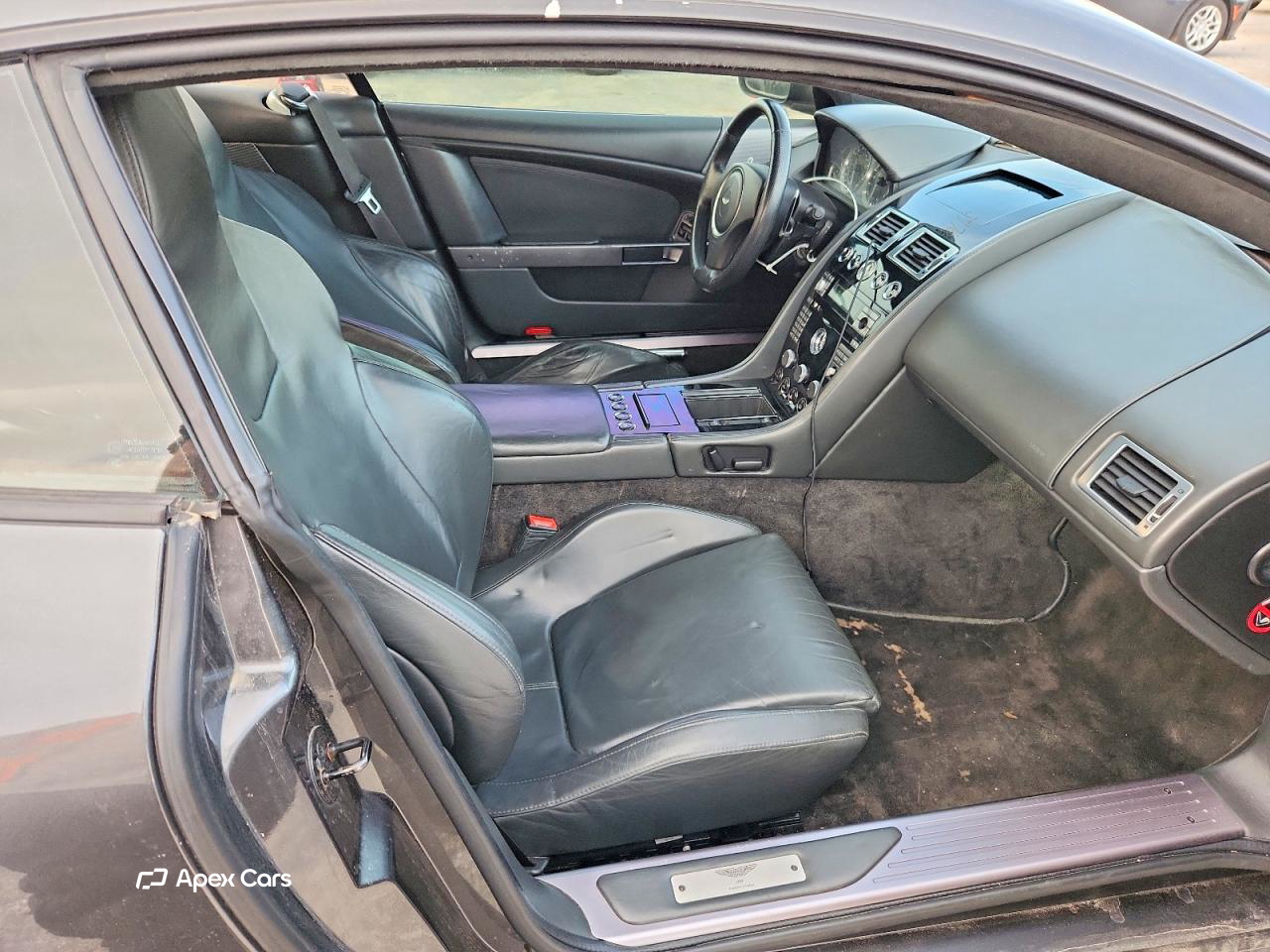 Aston Martin DB9 2005