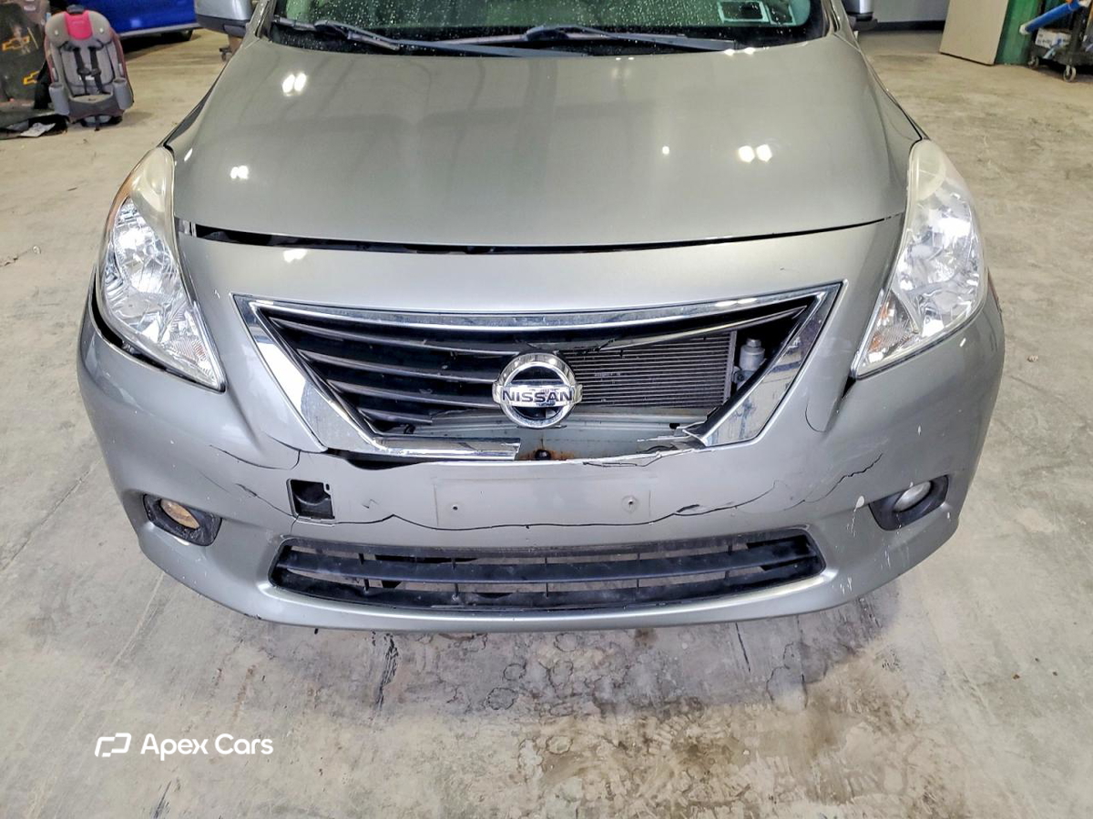 Nissan Versa 2012