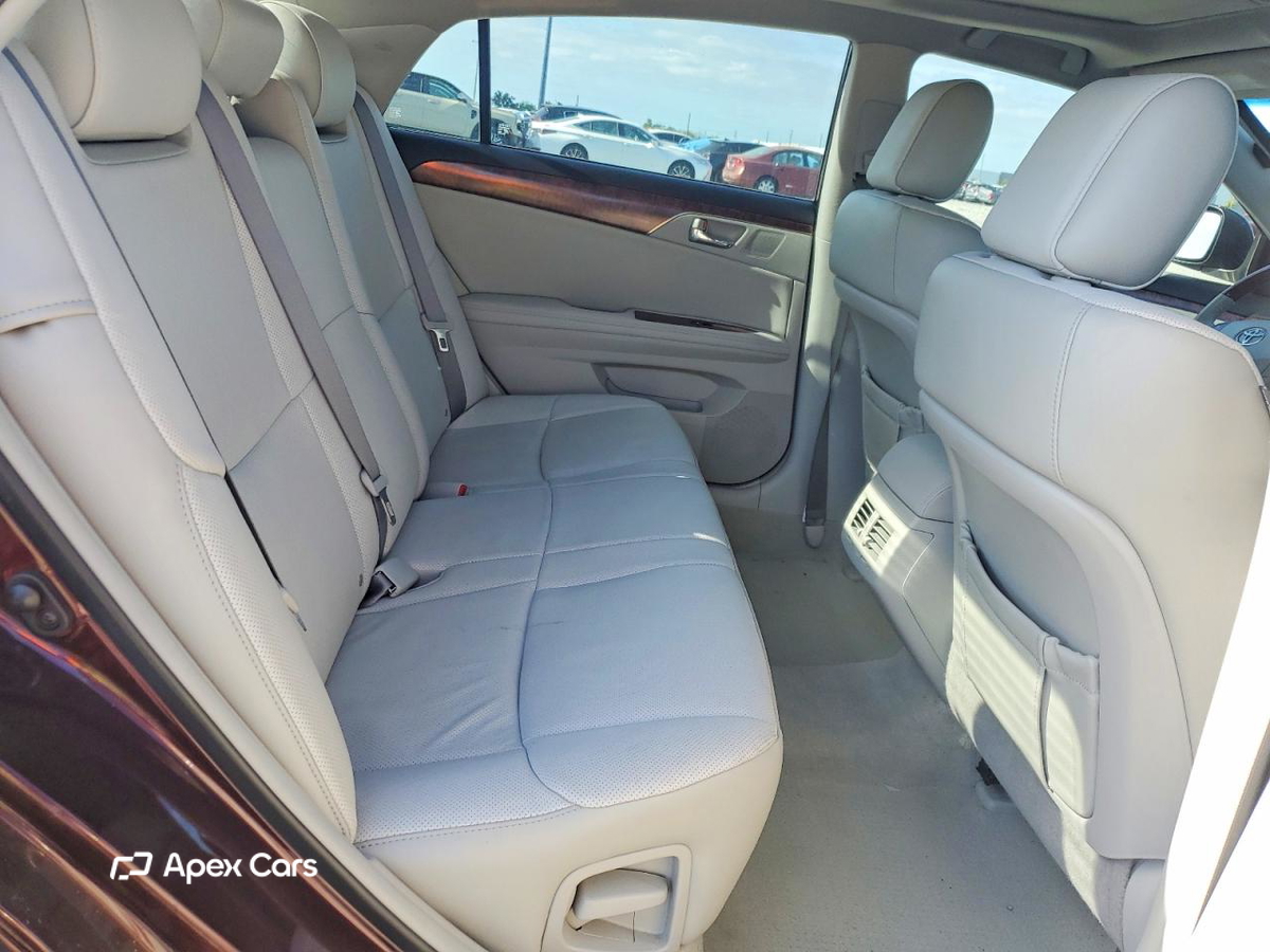 Toyota Avalon 2011