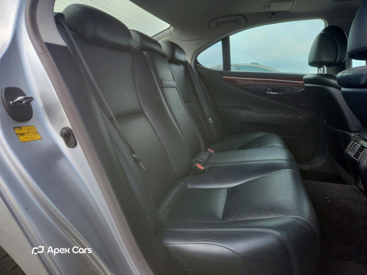 Lexus LS 2011