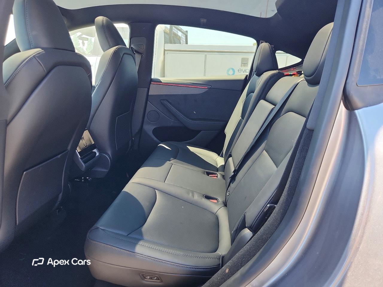 Tesla Model Y 2026