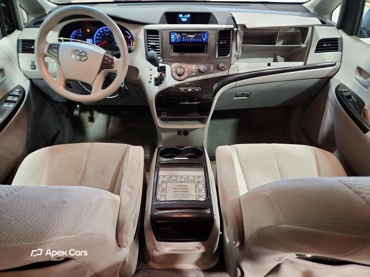 Toyota Sienna 2012