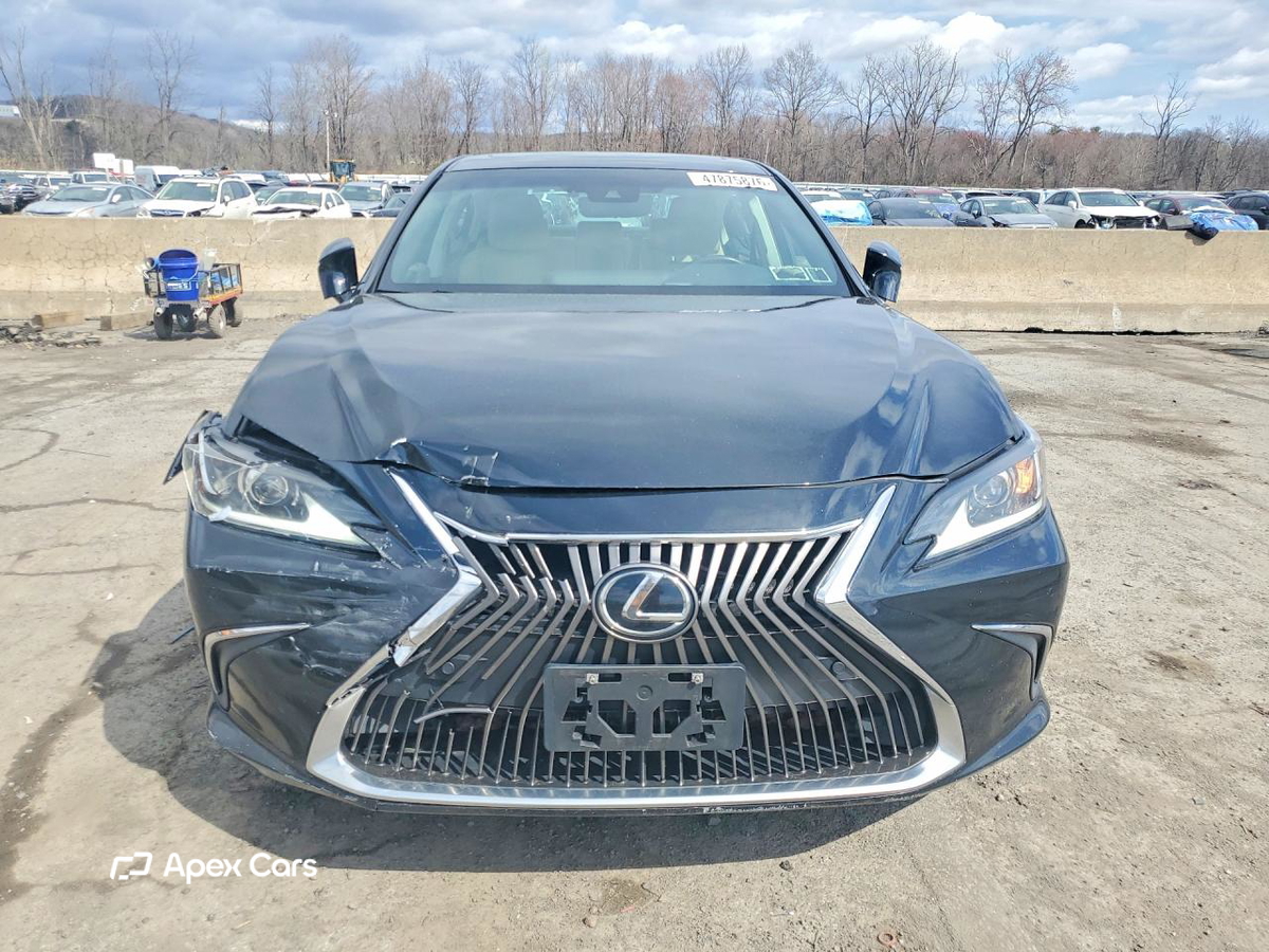 Lexus ES 2020
