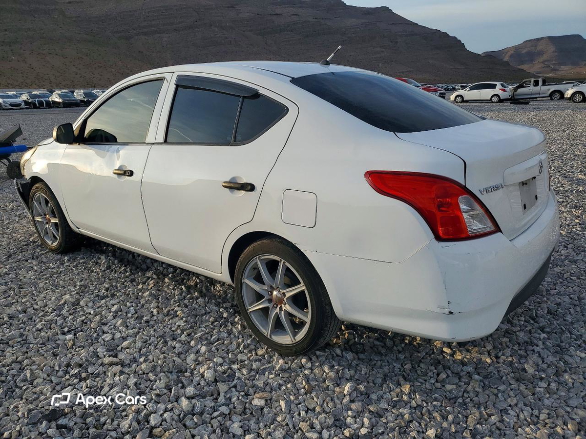 Nissan Versa 2015