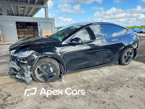 Tesla Model Y 2026 - Image 1 of 12