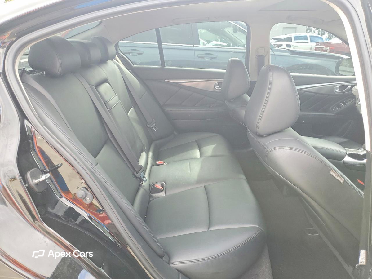 Infiniti Q50 2015