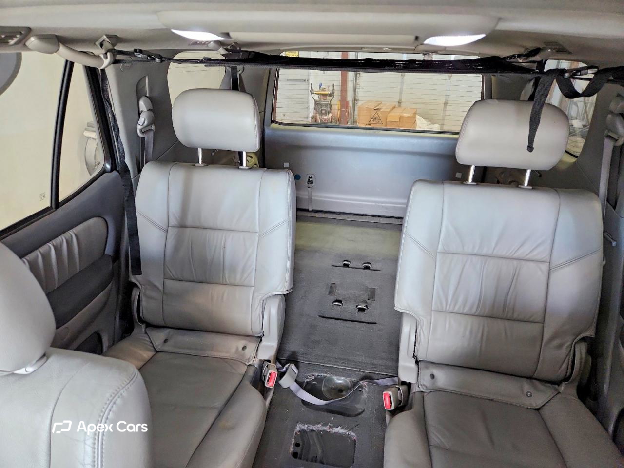 Toyota Sequoia 2005