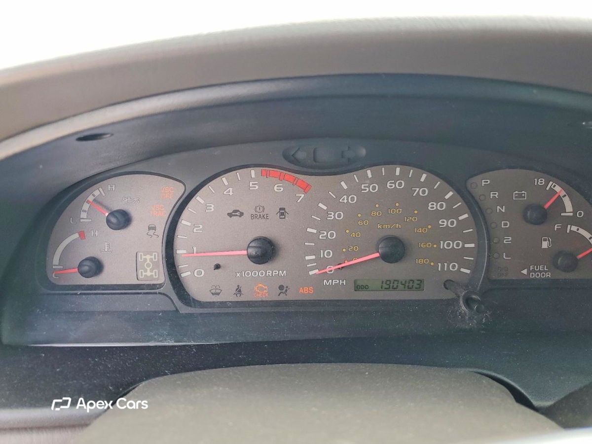 Toyota Sequoia 2004