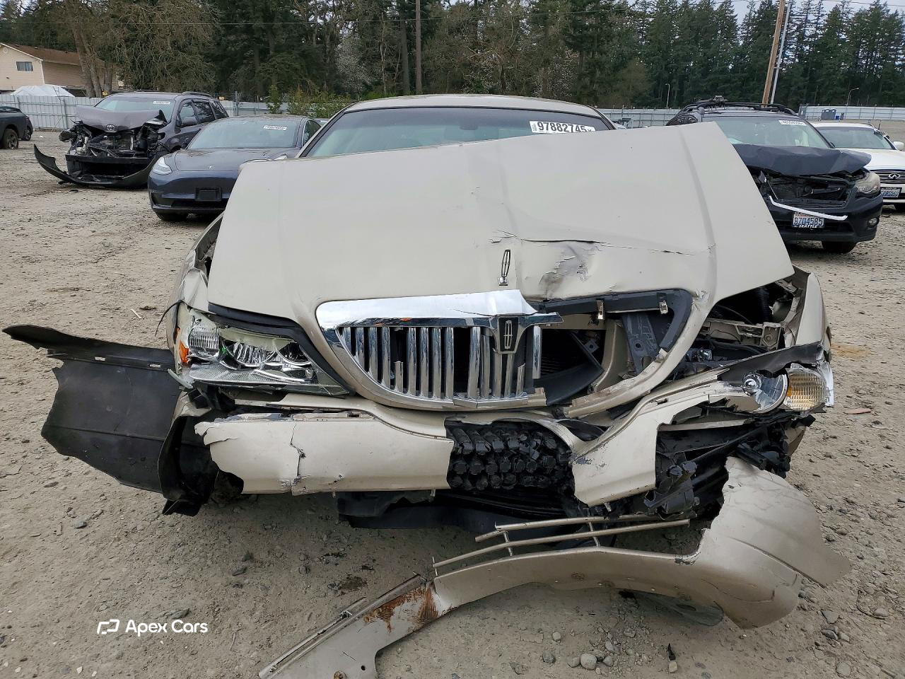 Lincoln Town Car 2008