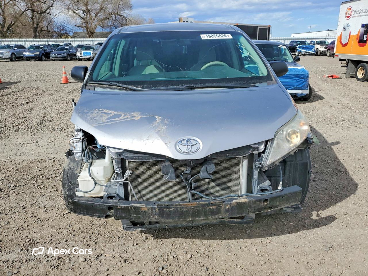 Toyota Sienna 2012