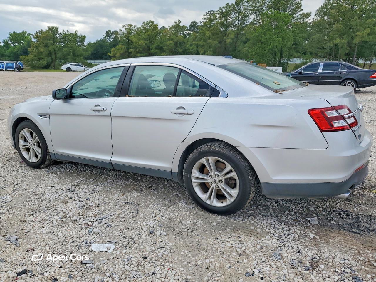 Ford Taurus 2016