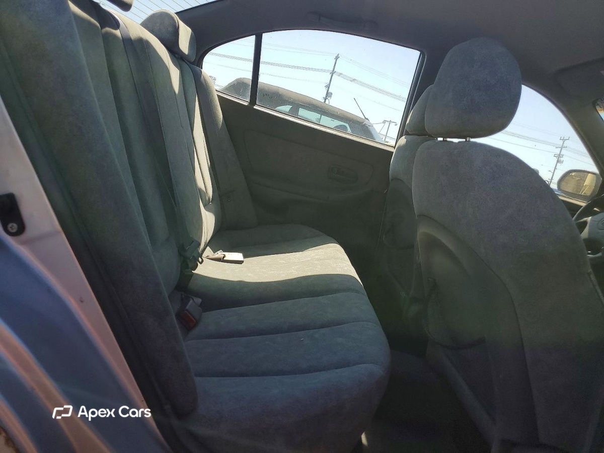 Hyundai Elantra 2002