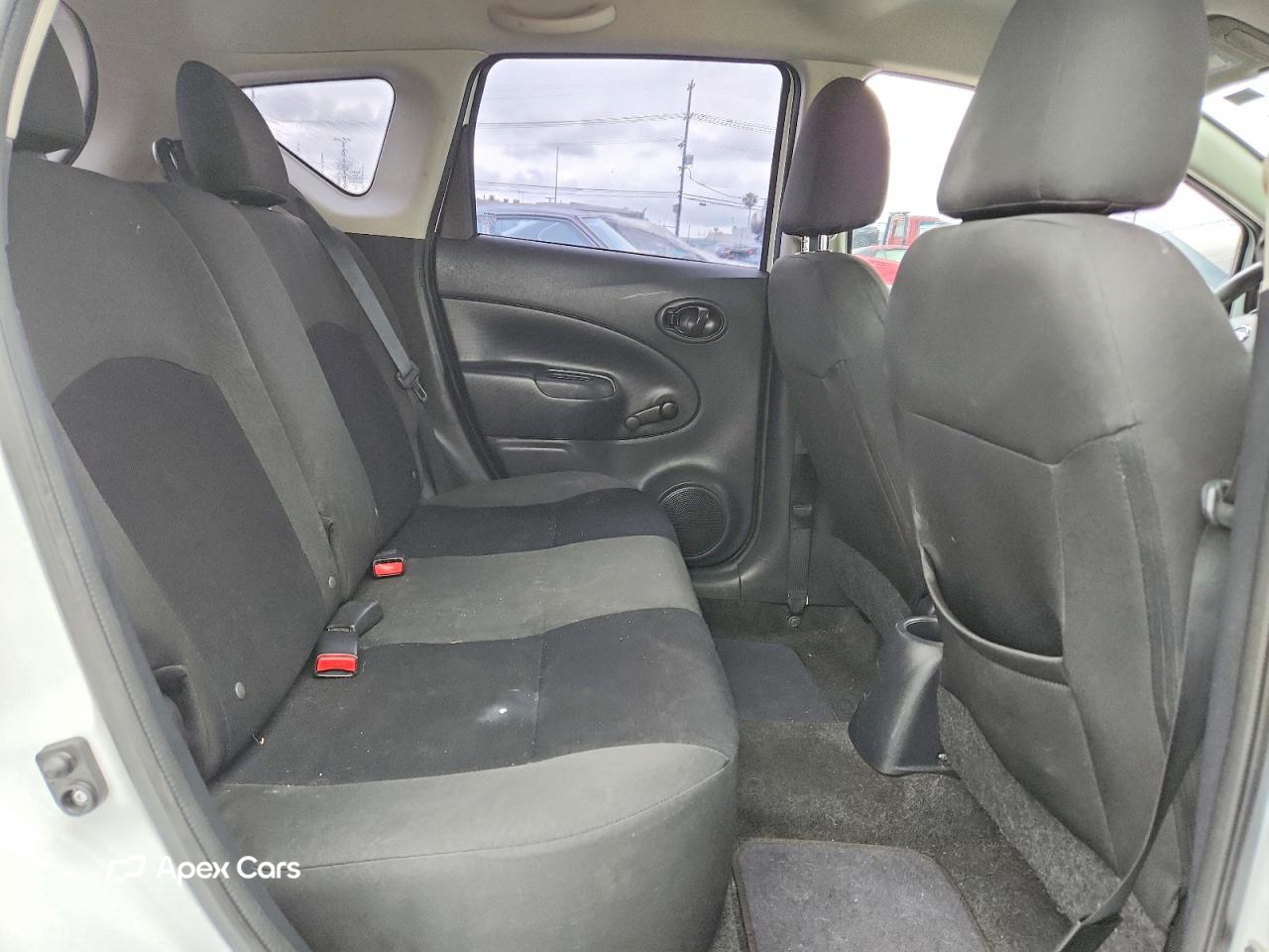 Nissan Versa 2015