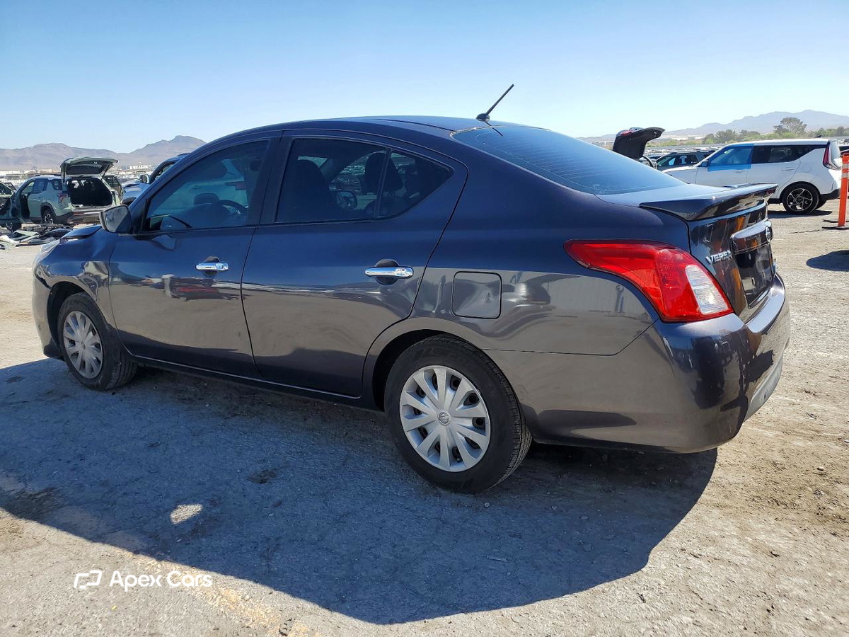 Nissan Versa 2015