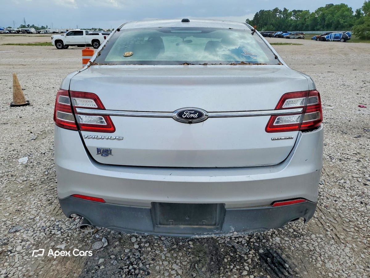 Ford Taurus 2016