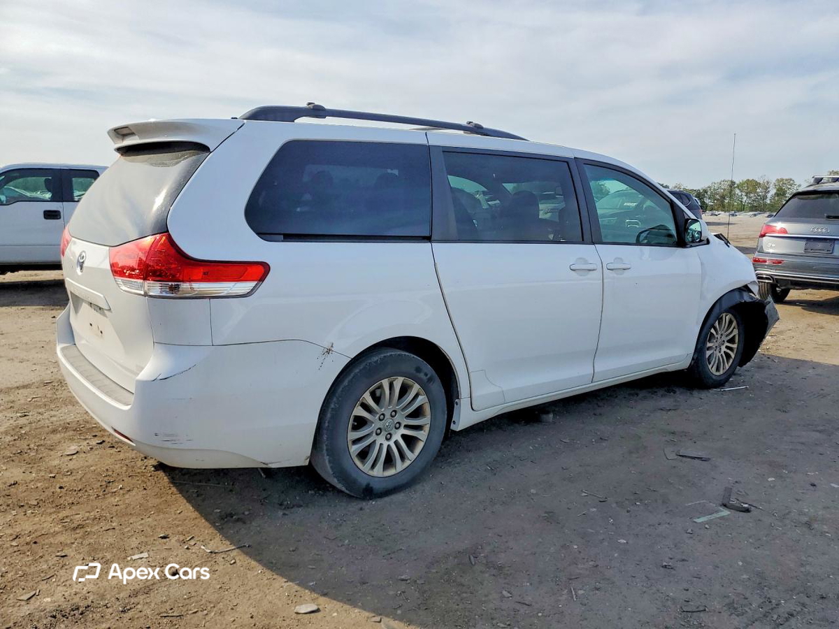 Toyota Sienna 2012