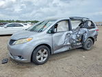 Toyota Sienna 2012