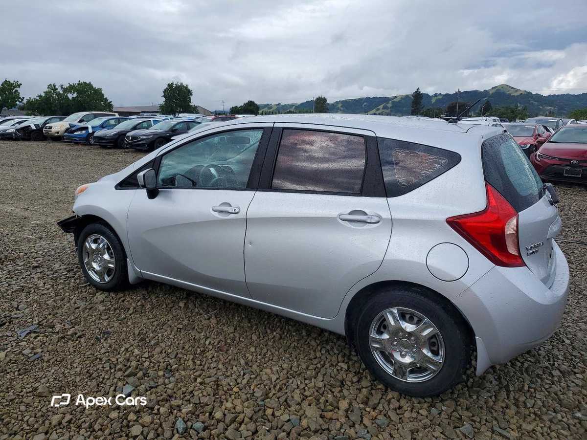 Nissan Versa 2015