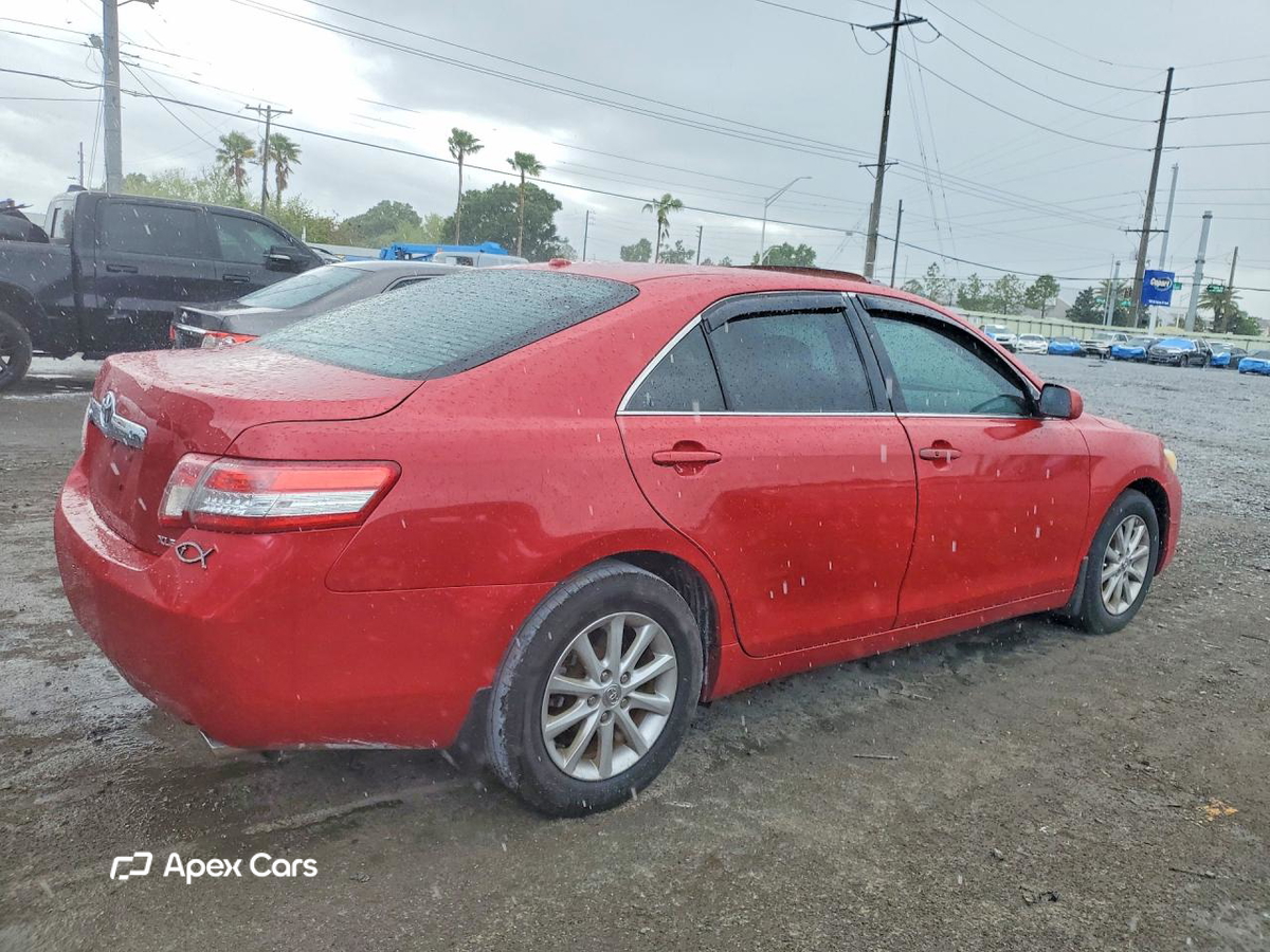 Toyota Camry 2011