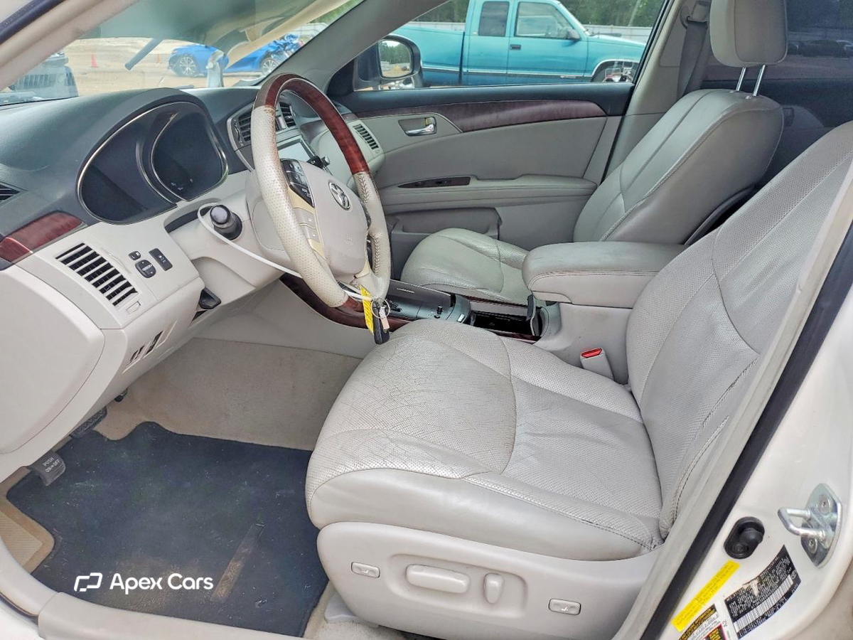 Toyota Avalon 2011