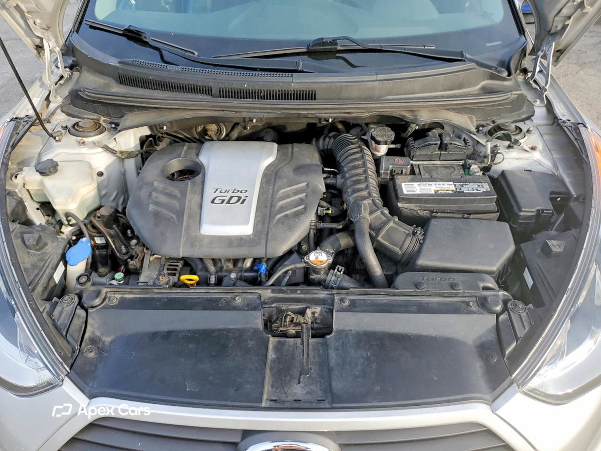 Hyundai Veloster 2013