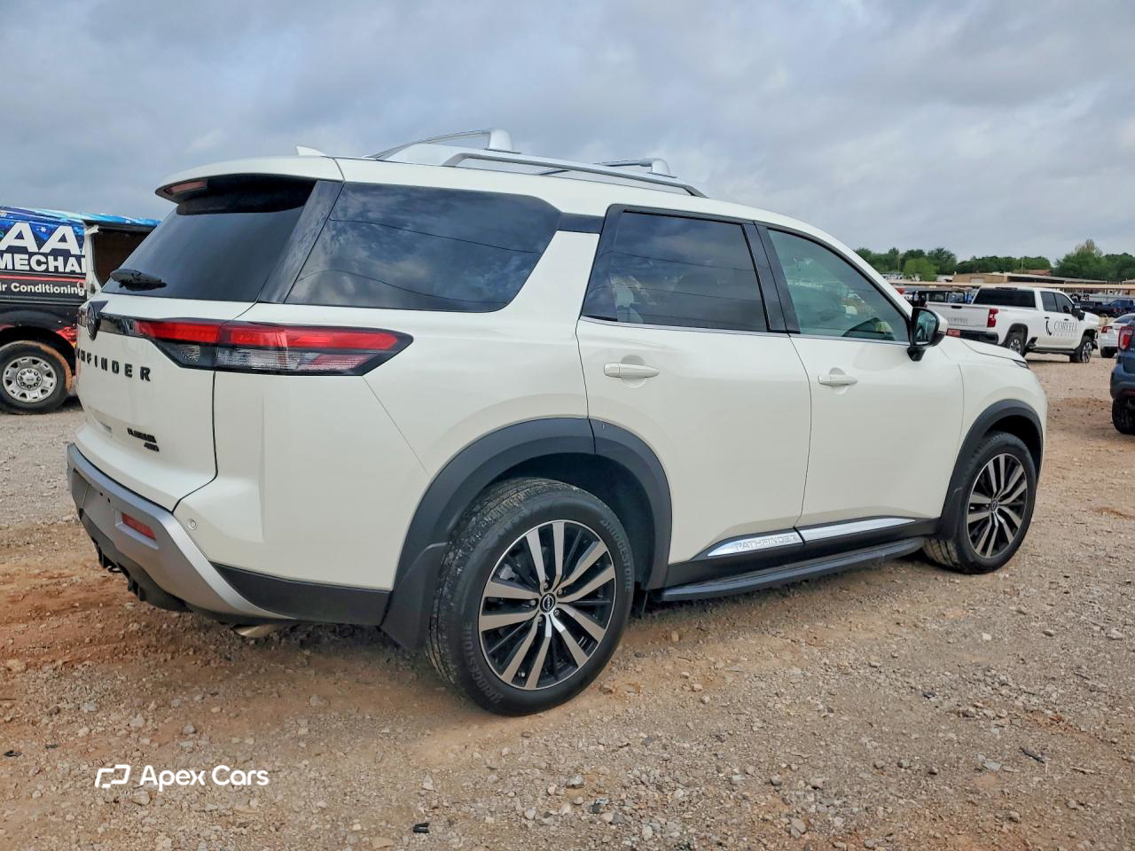 Nissan Pathfinder 2024
