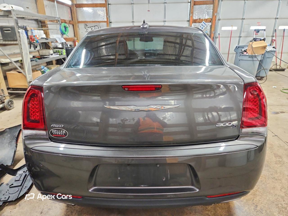 Chrysler 300 2016