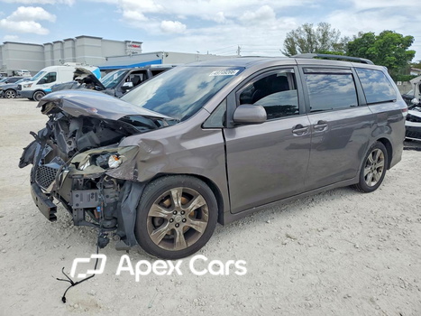 Toyota Sienna 2011 - Image 1 of 14