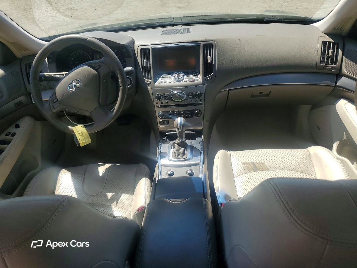 Infiniti G 2011