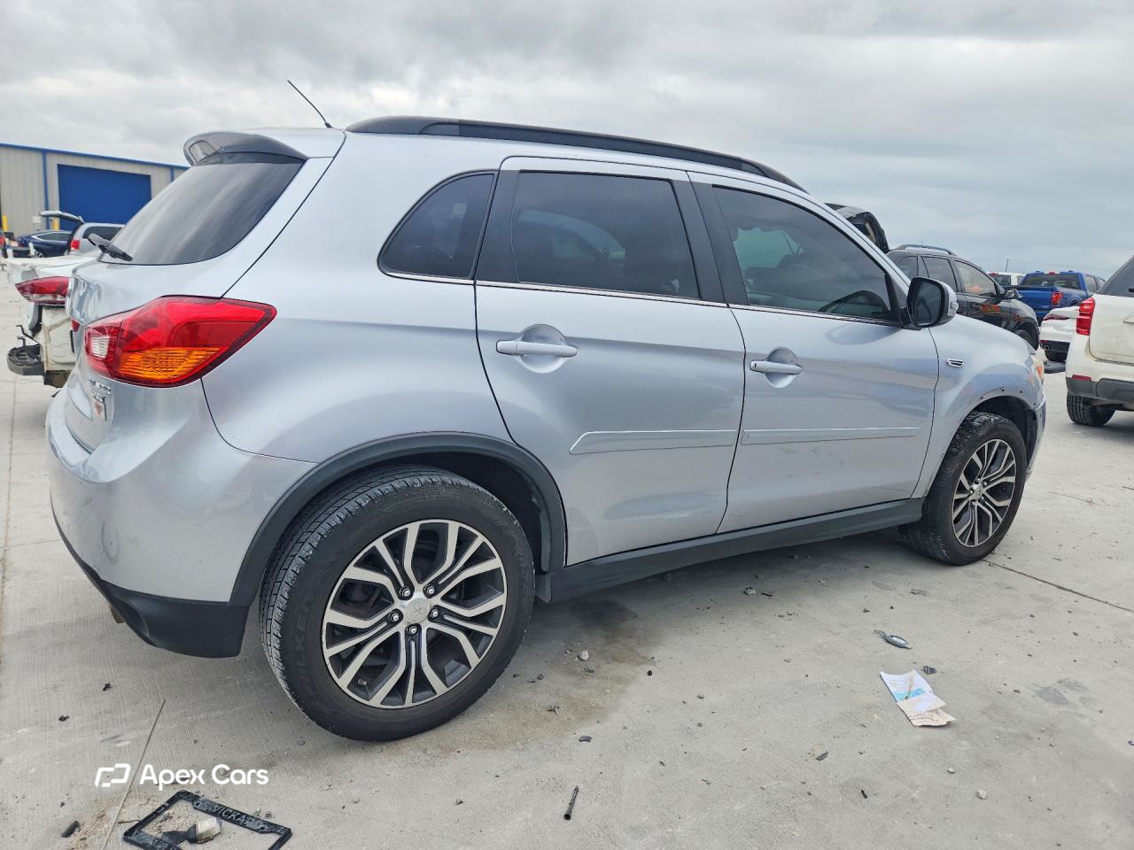 Mitsubishi Outlander 2016