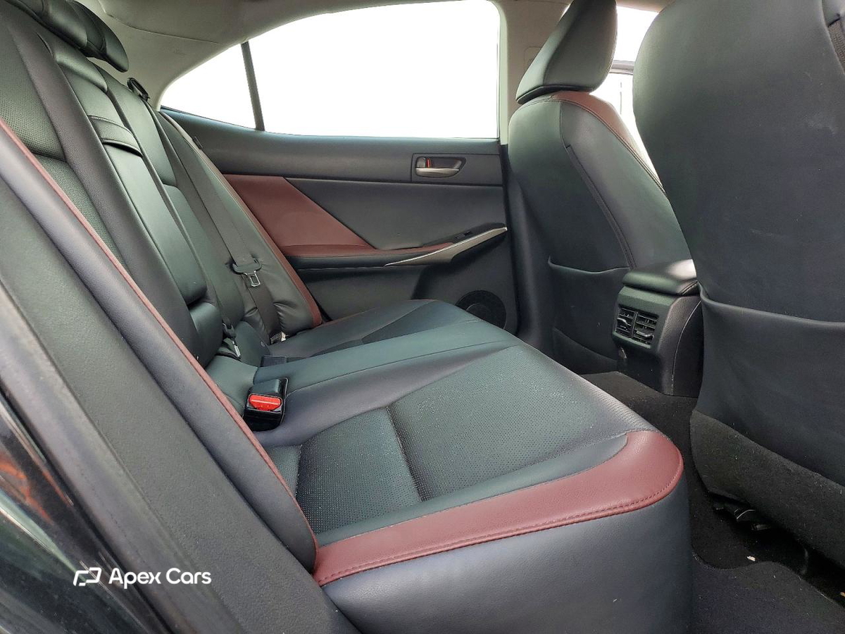 Lexus IS 2018