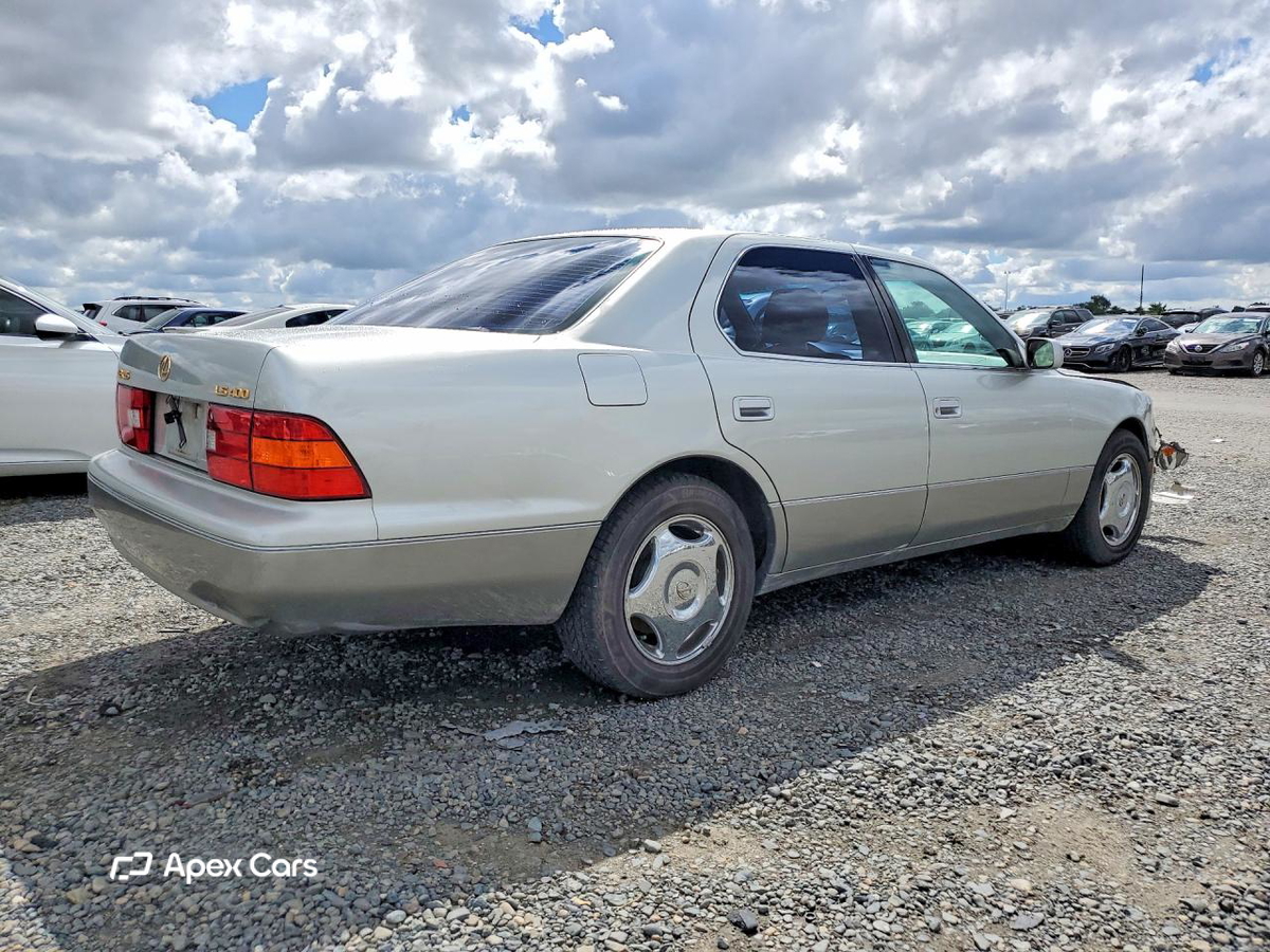 Lexus LS 2000