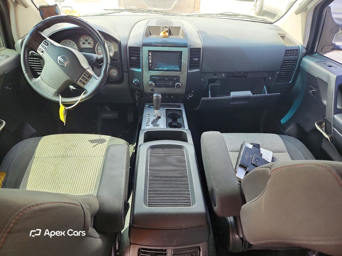 Nissan Titan 2012