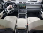Land Rover Defender 2023
