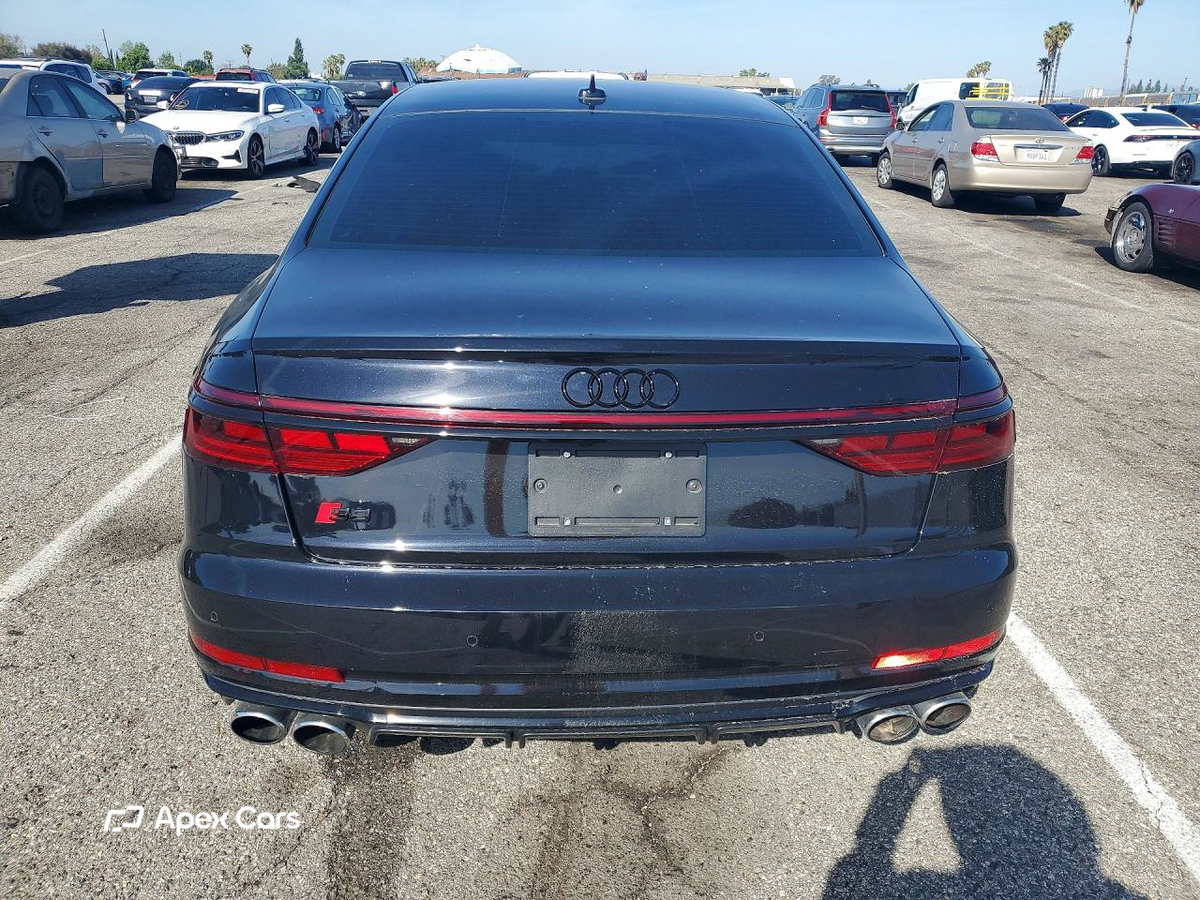 Audi S8 2024