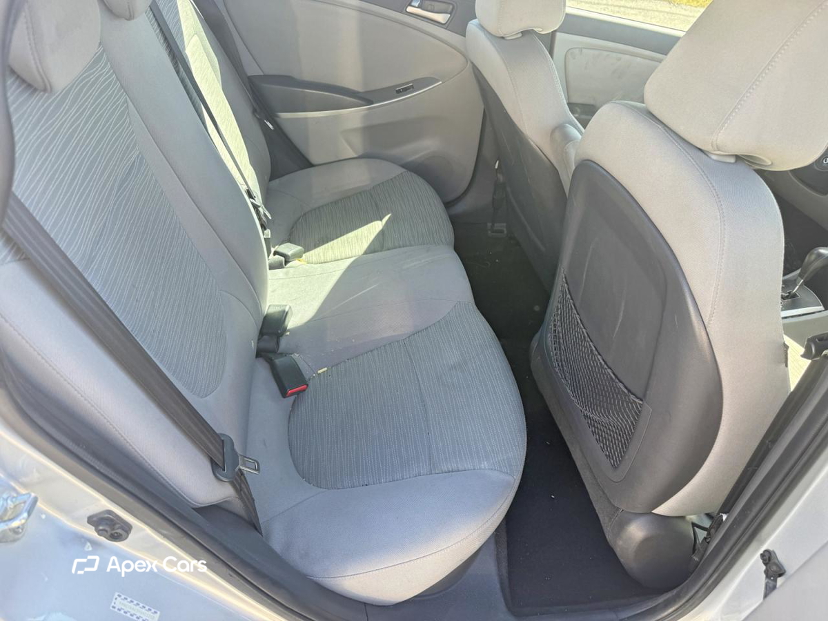 Hyundai Accent 2015