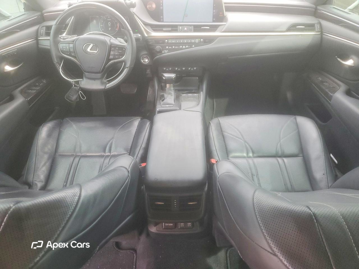 Lexus ES 2019