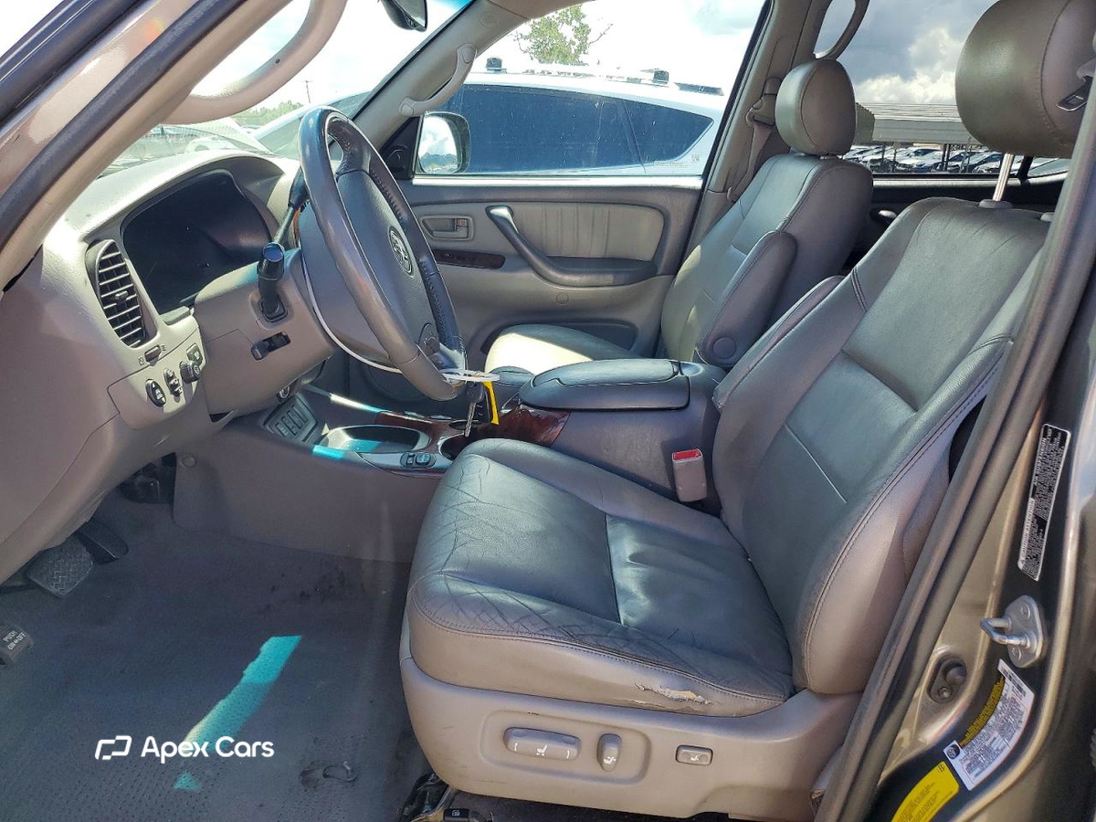 Toyota Sequoia 2005