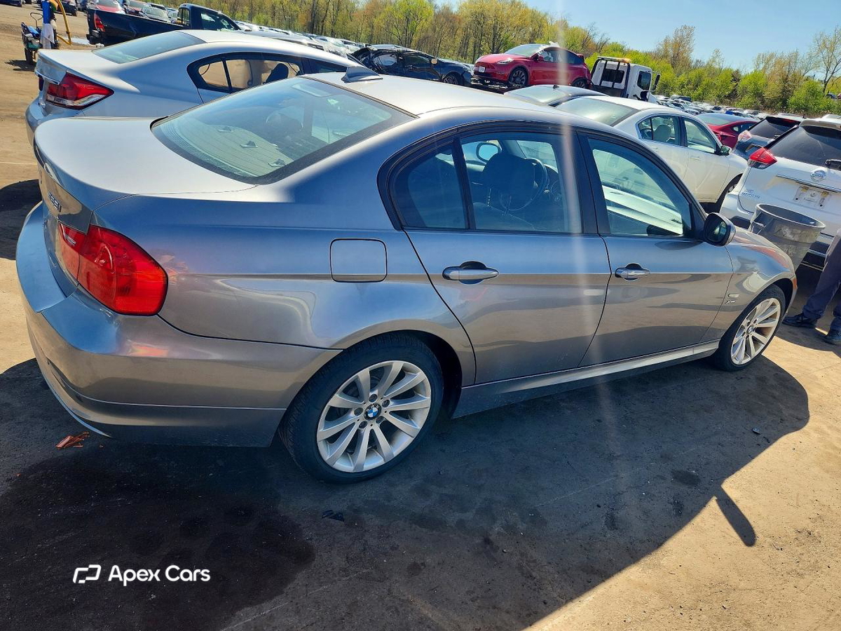 BMW Series 3 2011