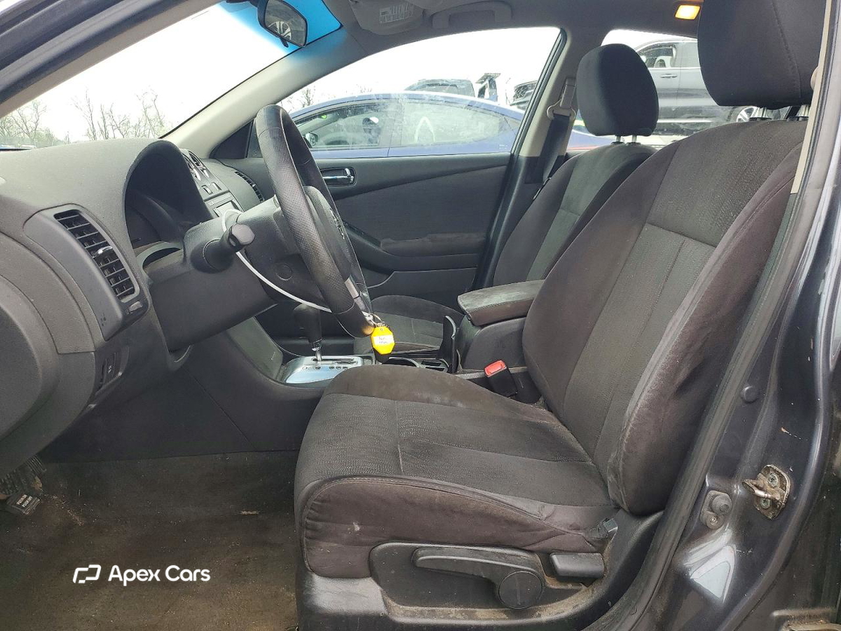 Nissan Altima 2010