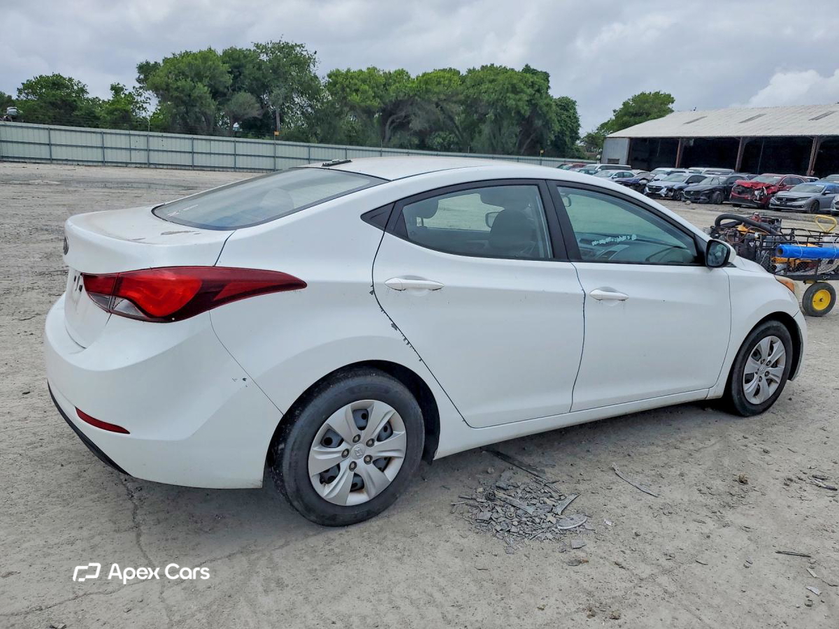 Hyundai Elantra 2016