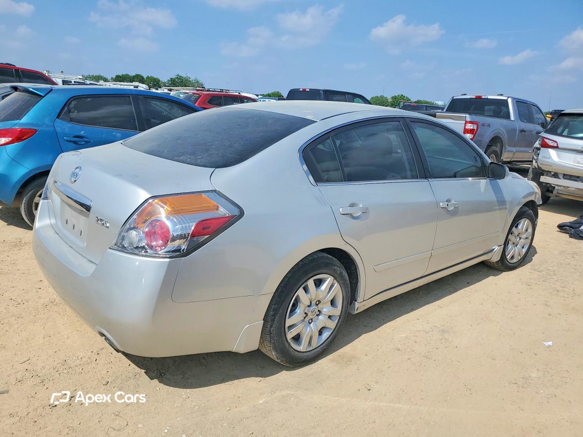 Nissan Altima 2012