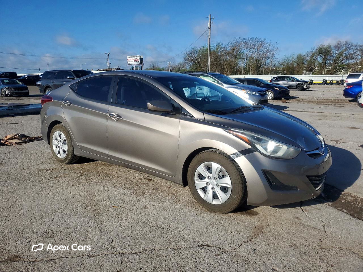 Hyundai Elantra 2016