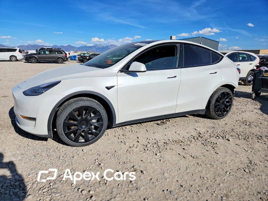 Tesla Model Y 2021 - Image 1 of 13
