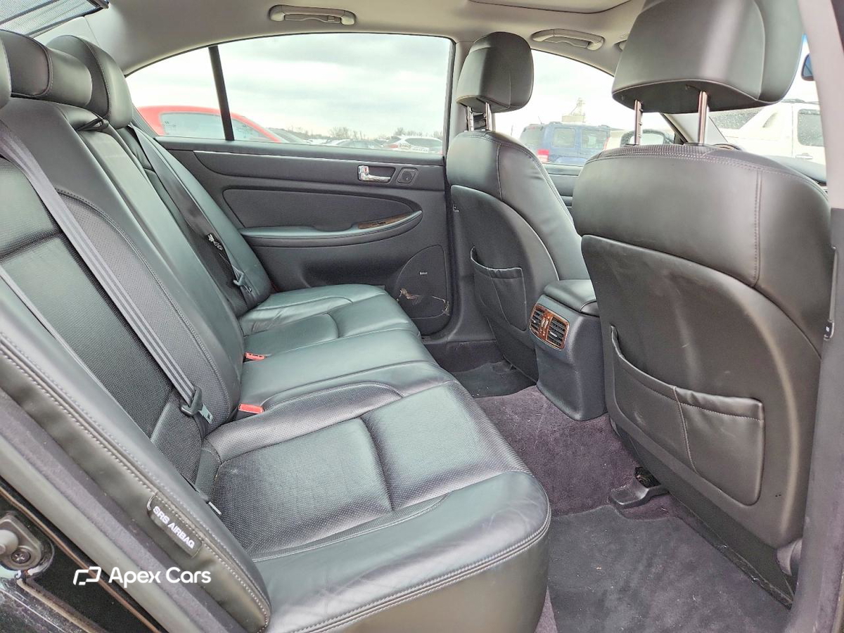 Hyundai Genesis 2011