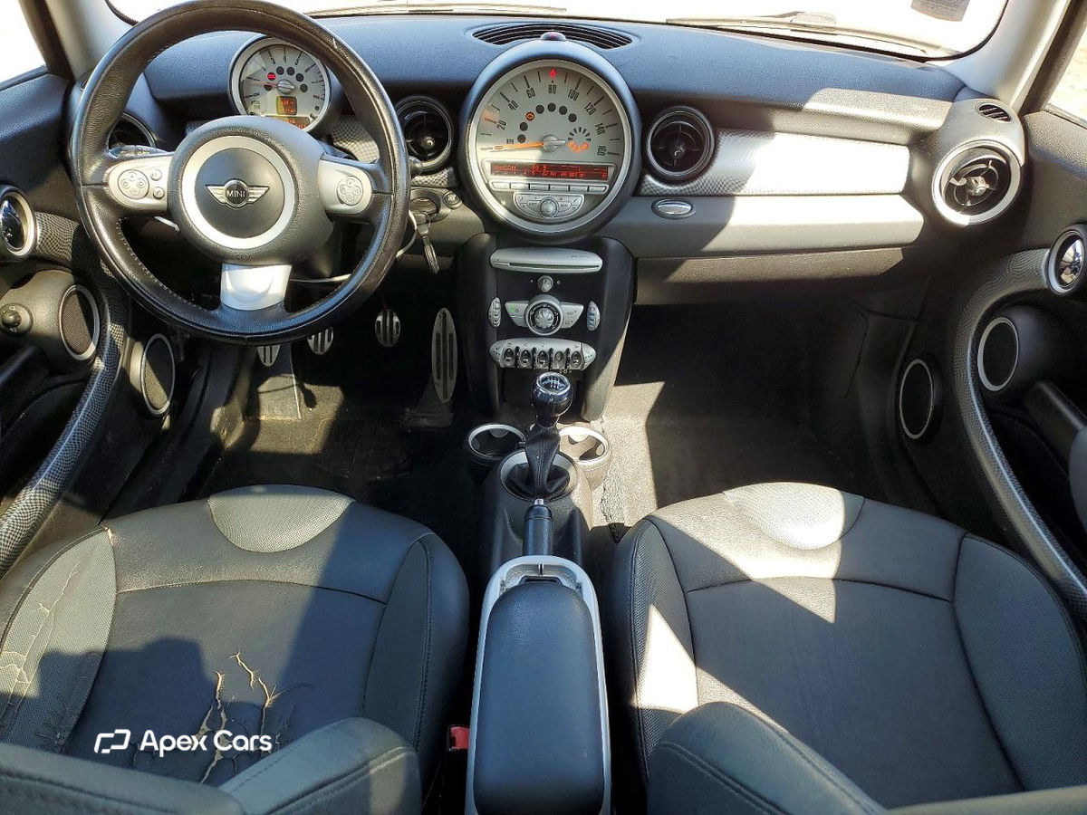 MINI Cooper 2010