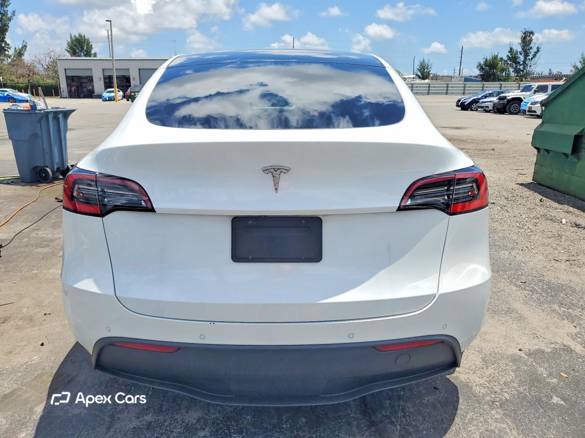 Tesla Model Y 2021
