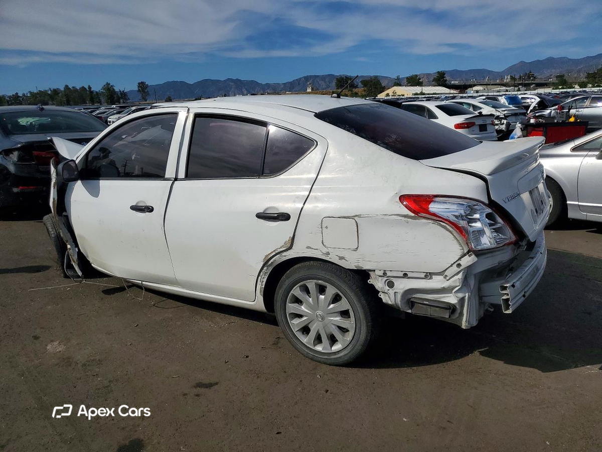 Nissan Versa 2015